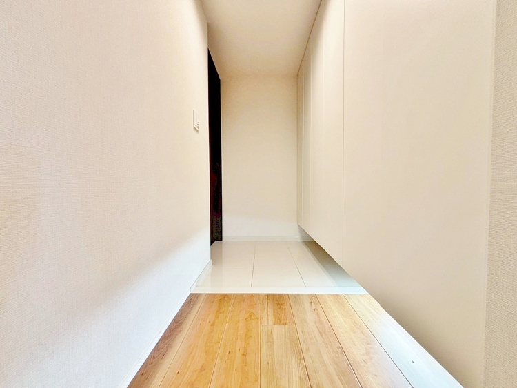 玄関 シューズボックスを完備した玄関です。