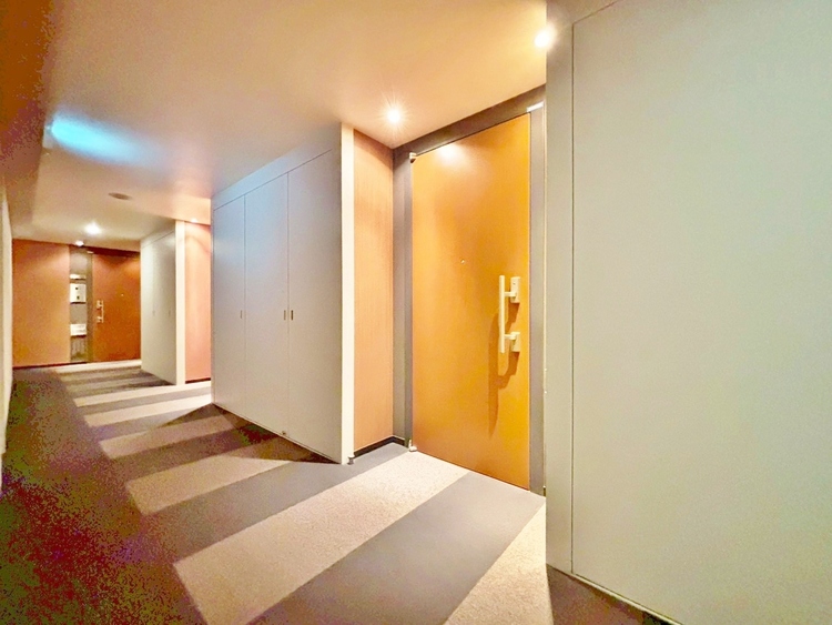 玄関 玄関を開ければ、そこは安らぎのご自宅。