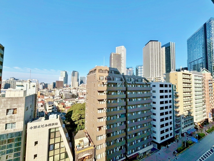 バルコニー 窓を開けると広がる青空。心をリフレッシュして日々を過ごしていきましょう。