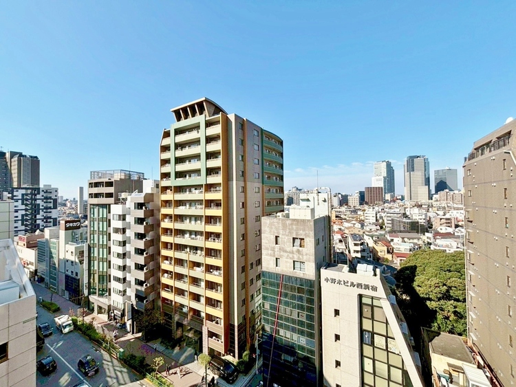 バルコニー 頬をなでる、優しい風を感じることが出来ます。