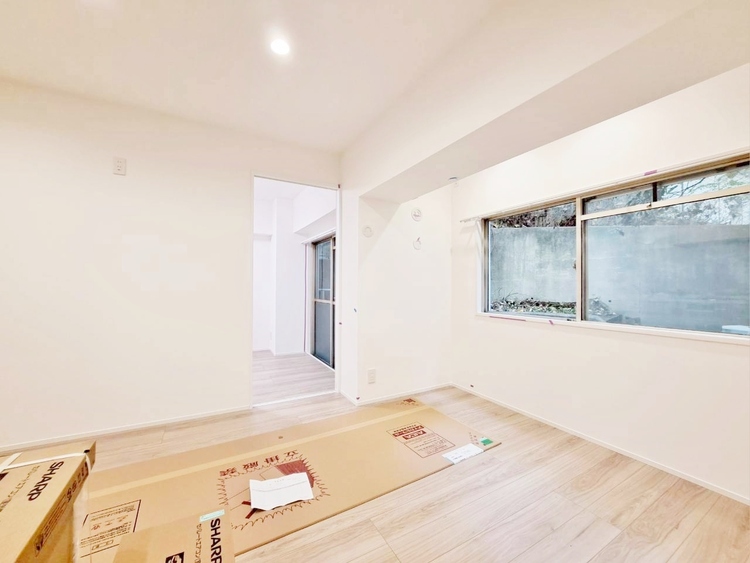 居間 居心地の良い空気感は、暮らしのステージを彩り、心からのやすらぎと満足感を与えてくれます。