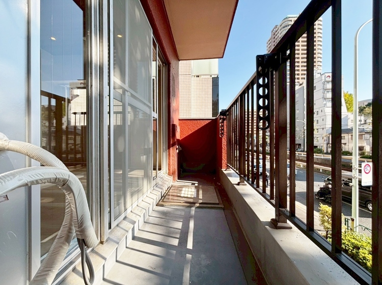 バルコニー 暮らしの中で、光と風を演出してくれるバルコニー。