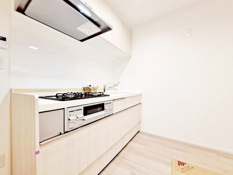 キッチン スマートな意匠と充実の機能を備えたキッチンが、暮らしにおいしい彩りを添えます。