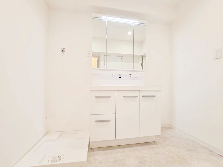 洗面 何かと物が増える場所だからこそ、スッキリと見映えの良い空間に。