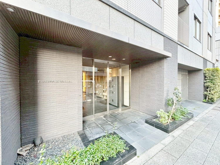 エントランス 外と内をつなぐエントランスは、まさに顔となる場所。