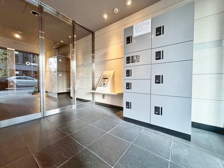 設備 共用部分の宅配ボックスです。留守中の荷物受け取りもできるので、安心して外出ができますね。