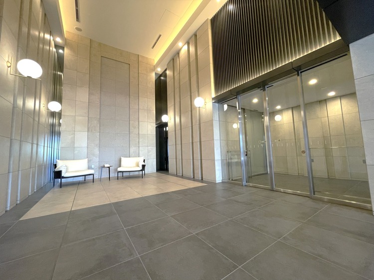 エントランス エントランス内部は、管理が行き届き清潔な共有スペースとなっています。