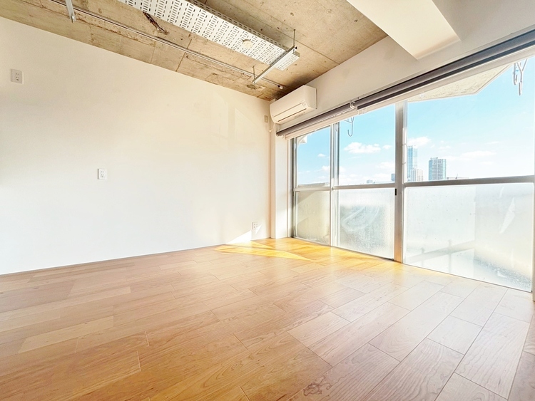 居間 飾り過ぎないシンプルな内装と偏り過ぎないデザインで統一しました。