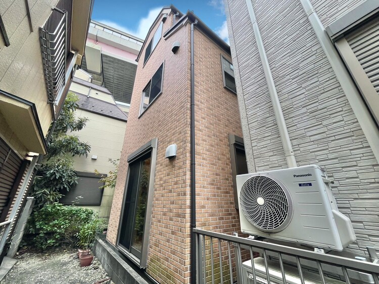 外観 現地に足をお運びいただいた際には、周辺散策などをお勧めいたします。