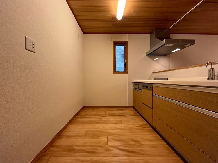 キッチン スマートな意匠と充実の機能を備えたキッチンが、暮らしにおいしい彩りを添えます。