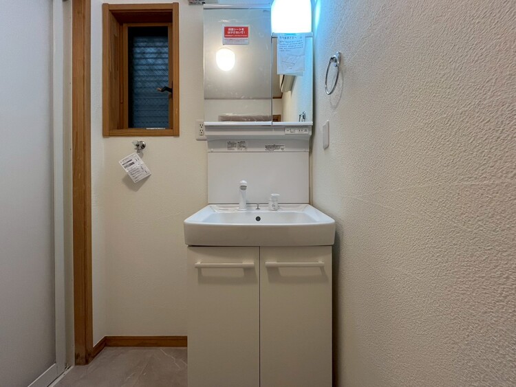 洗面 何かと物が増える場所だからこそ、スッキリと見映えの良い空間に。