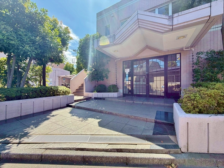 エントランス 外と内をつなぐエントランスは、まさに顔となる場所。