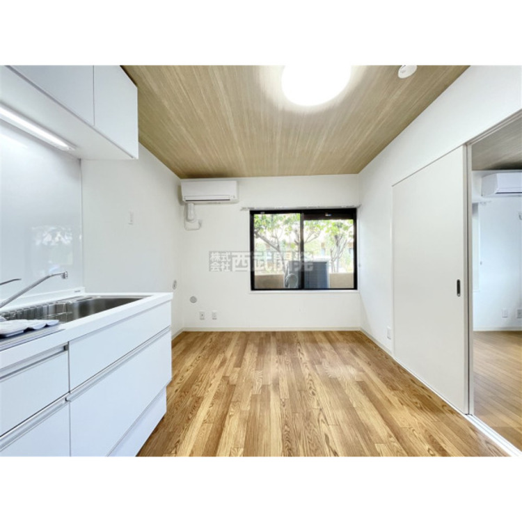 内装 落ち着いた、温かみのある空間です