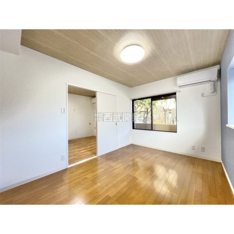 内装 窓から差し込む暖かな空間に自分なりのアレンジで楽しめそう