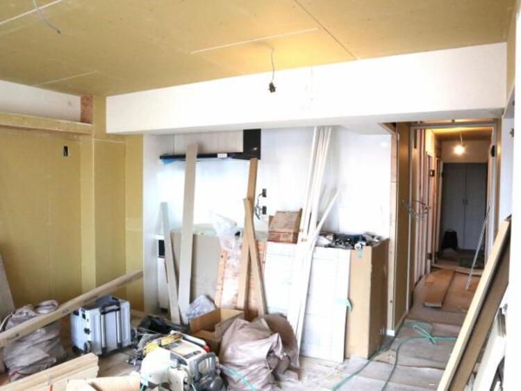 居間 LDK13帖　ご家族みなさんで寛げる空間をぜひ現地で体感してみてください。（2025.11.27撮影）