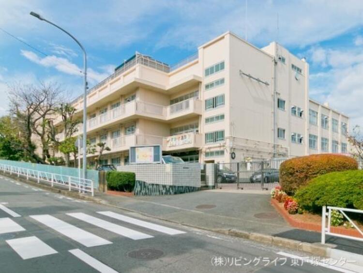 周辺 横浜市立六ツ川中学校　1090m