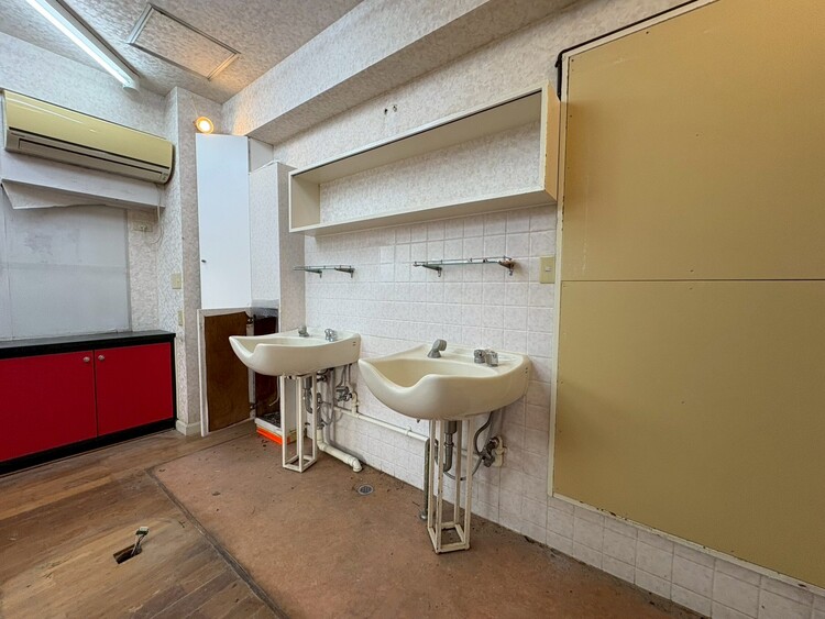 その他 十分な広さの脱衣所。