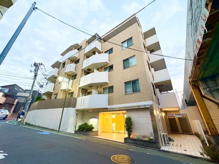 その他 飽きのこないシンプルモダンな外観です。