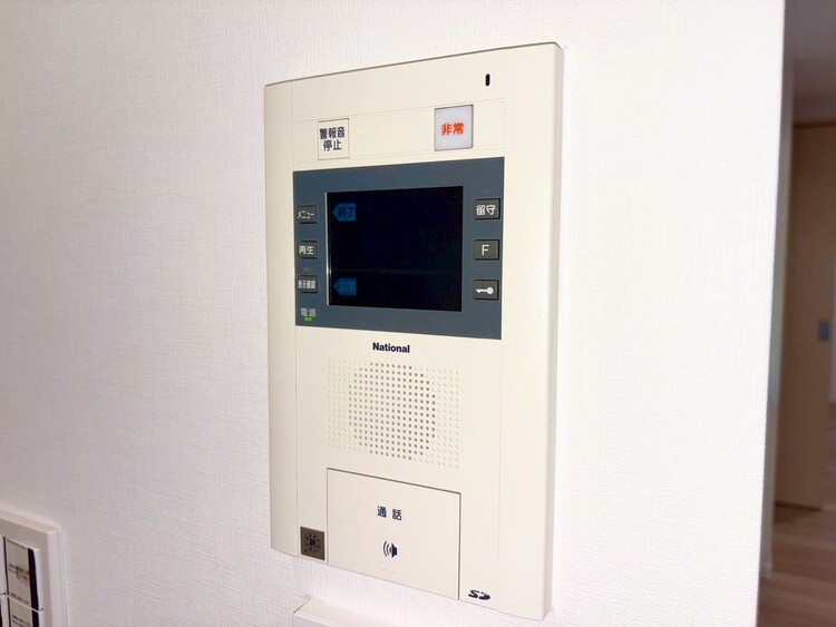 その他 誰が来てもわかる様にモニター付きインターホンを設置。