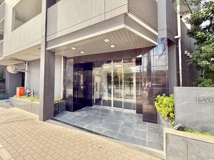 その他 上質感漂う玄関アプローチです。