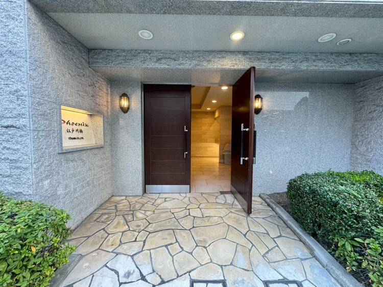 その他 上質感漂う玄関アプローチです。