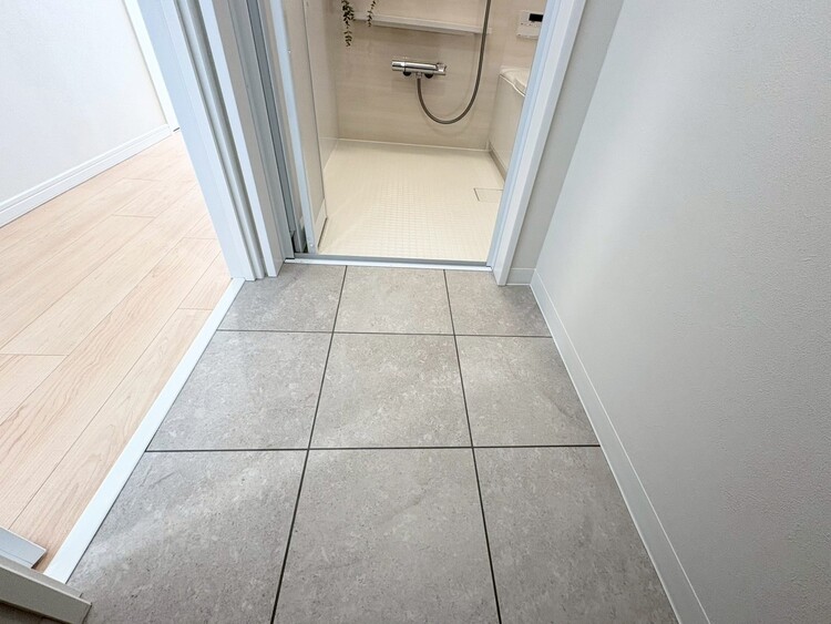 その他 十分な広さの脱衣所。