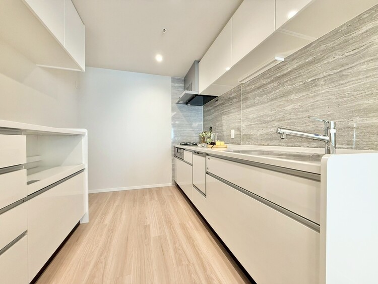 その他 開放感のあるキッチンスペース。調理をしながら、会話も弾みそうですね。