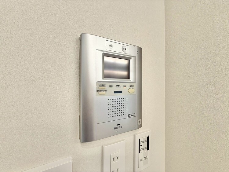 その他 誰が来てもわかる様にモニター付きインターホンを設置。