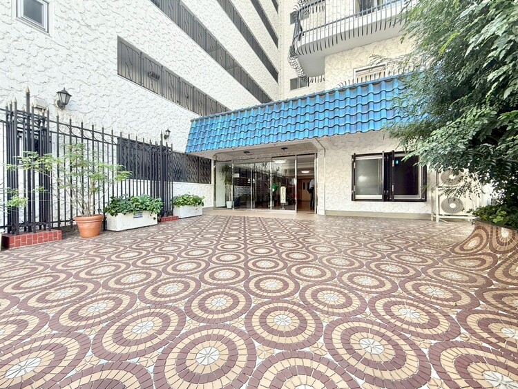 その他 上質感漂う玄関アプローチです。