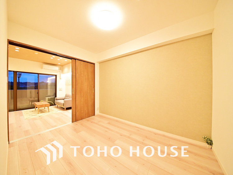 内装 1日の疲れを癒し、心地よく寛げるようゆったりとした広さをしています