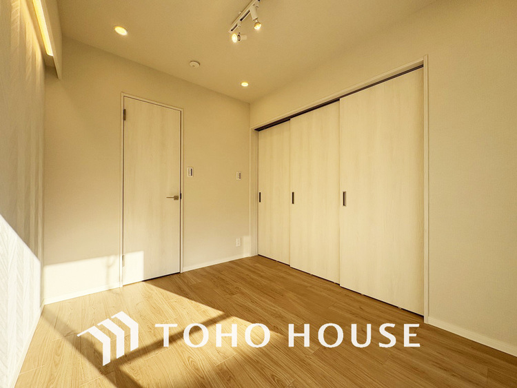 内装 シンプルですっきりとした室内は飽きのこない居心地の良い雰囲気です