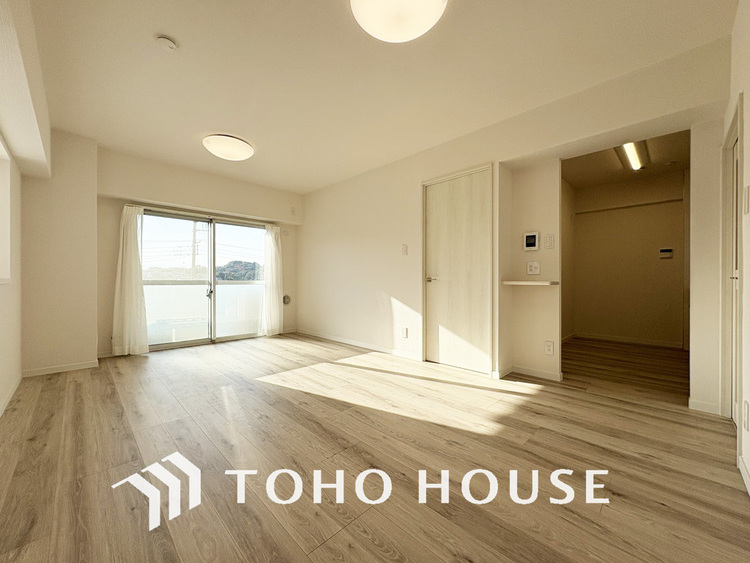 内装 広がりのある住空間、家族が集まるリビング・ダイニング