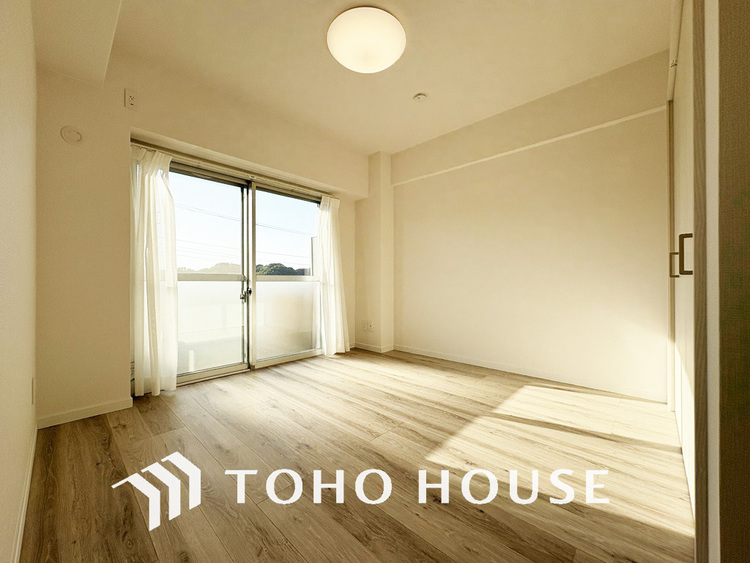 内装 1日の疲れを癒し、心地よく寛げるようゆったりとした広さをしています