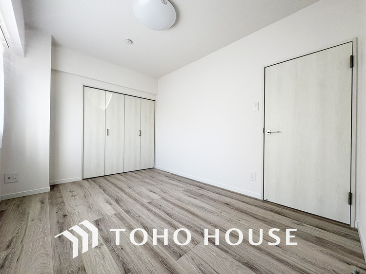 内装 シンプルですっきりとした室内は飽きのこない居心地の良い雰囲気です