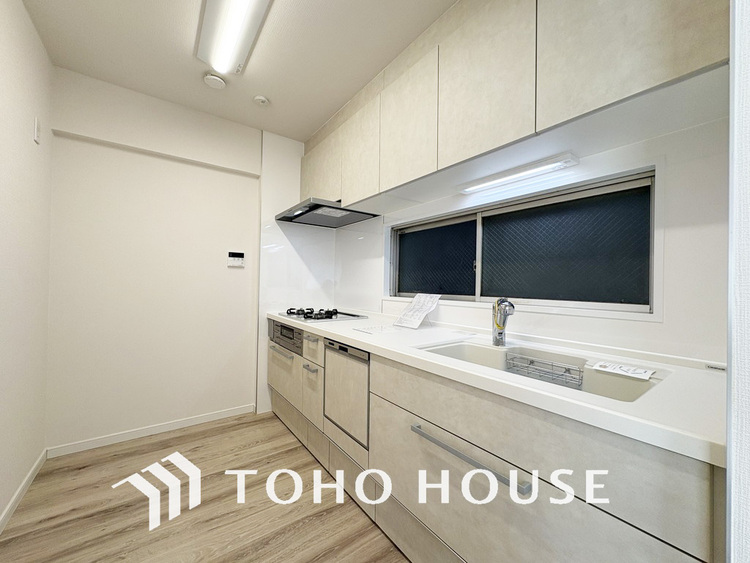 キッチン シンプルな部屋の雰囲気に溶け合うナチュラルキッチン