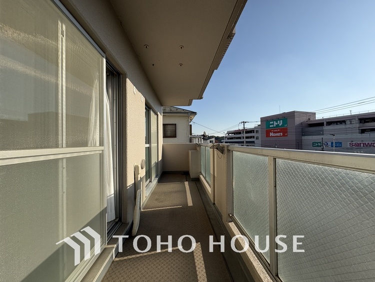 バルコニー 陽当たり良好なバルコニー