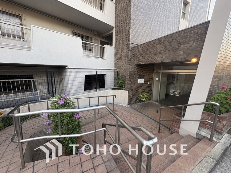 エントランス マンション入り口