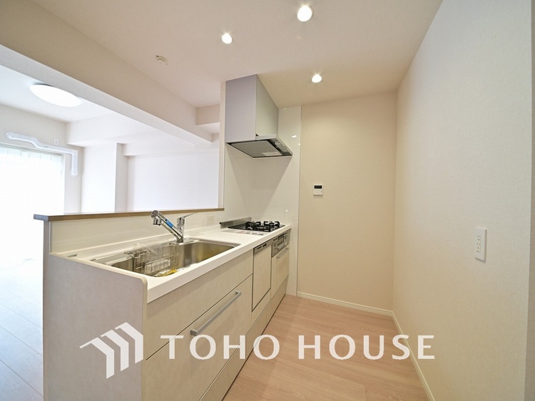 キッチン シンプルな部屋の雰囲気に溶け合うナチュラルキッチン