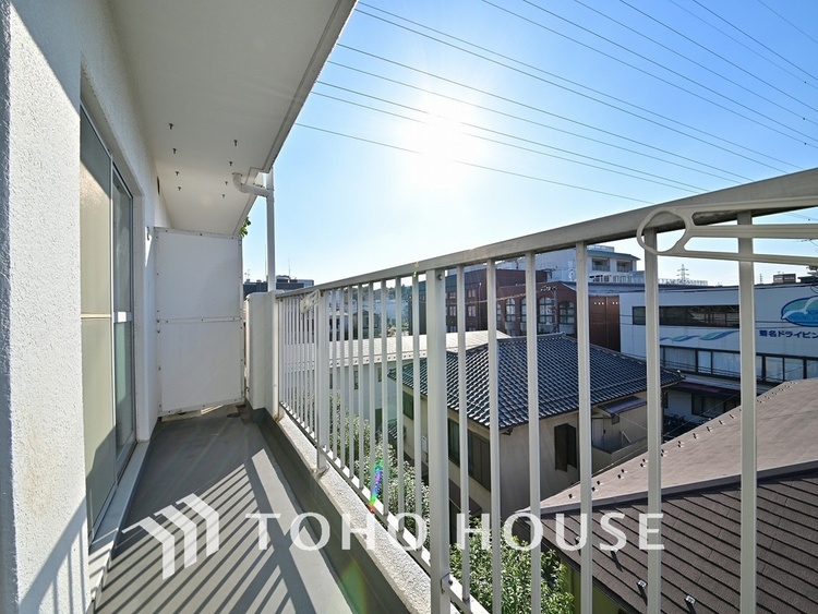 バルコニー 陽当たり良好なバルコニー