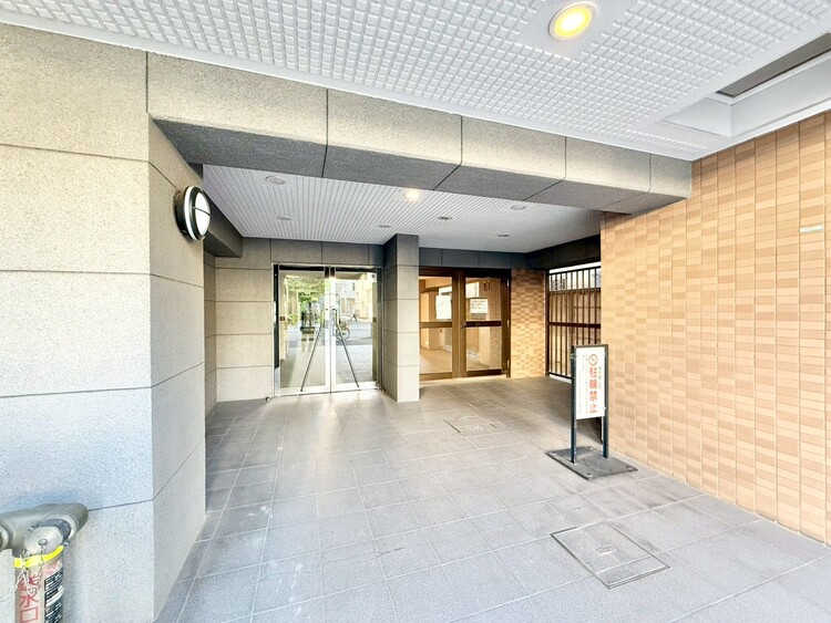 その他 上質感漂う玄関アプローチです。