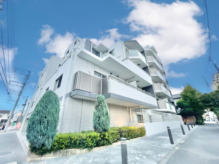 その他 飽きのこないシンプルモダンな外観です。