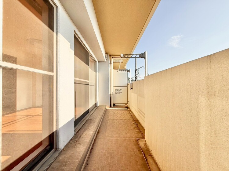 その他 朝の澄んだ空気や、夕方に吹く清々しい風を感じられるバルコニー。