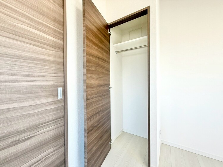 その他 収納スペースが付いていて、お部屋を広く使っていただけます。