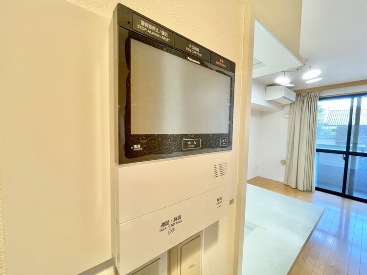 その他 誰が来てもわかる様にモニター付きインターホンを設置。