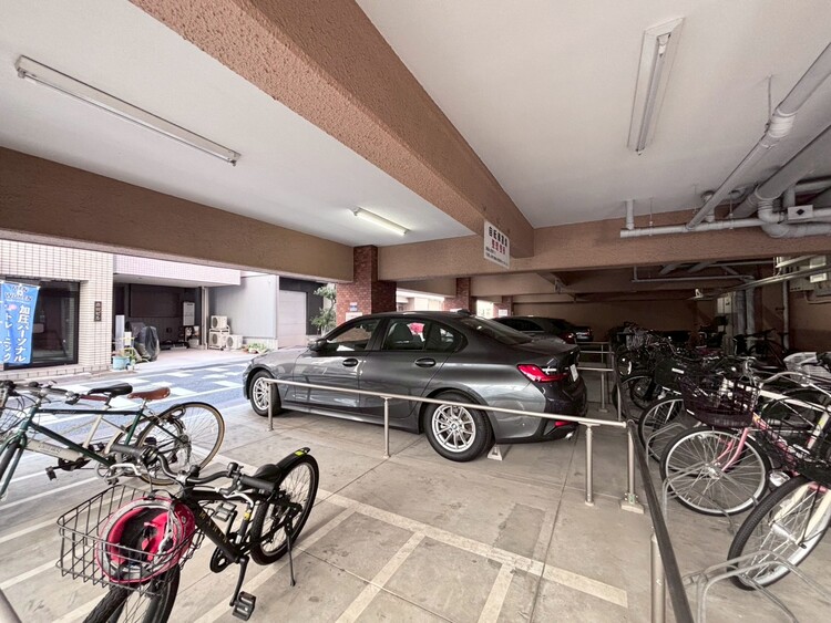 その他 駐車スペースが嬉しいですね。※空き状況は都度ご確認下さい。