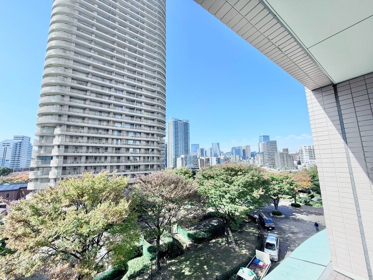 その他 眺望や窓からの景色が良いと、家で過ごす時間も快適です。