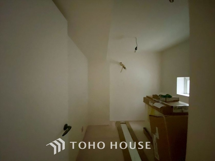 内装 現在改装中◆属毛離裏◆子は父を手本とし、母に愛育されて成長する。家族の深い繋がり。いつまでも大切にしたい。