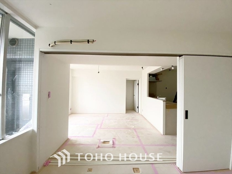 内装 現在改装中◆Sunshine◆光が燦々と入り、いるだけで気持ちいい。「開放的でゆとりあるお部屋です。」