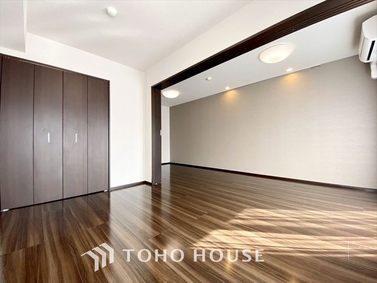 内装 【PRIVATE ROOM】◆快適◆な暮らしに不可欠な収納スペース。快適さとともに思い出も詰まっていく。