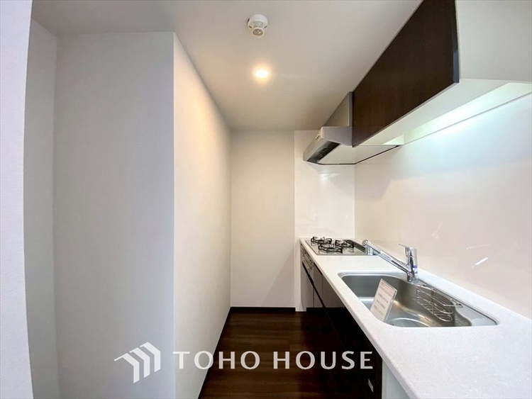 キッチン 【KITCHEN】◆ワクワク◆開放的で機能性も高いシステムキッチン。お子様は毎日のご飯にワクワク！